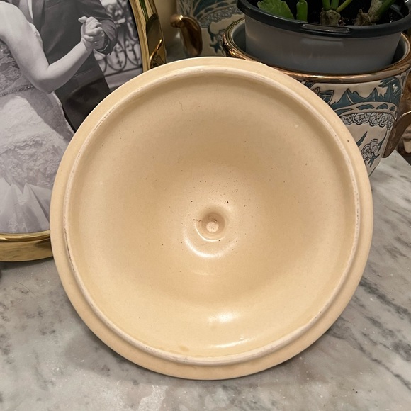 Pfaltzgraff Village 2 Qt Round Covered Casserole - Picture 4 of 5